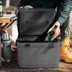 STANLEY® Adventure Cooler 16QT -Zipp Camping Shop 10 01623 199 03
