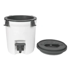 Stanley Adventure Water Jug 2 Gallon 26 Stanley Adventure Water Jug 2 Gallon -Zipp Camping Shop 10 01938 011 5