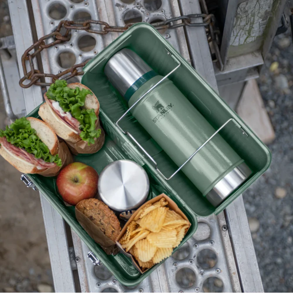 Stanley Classic Lunchbox 10QT Black 7 Stanley Classic Lunchbox 10QT Black - Image 5