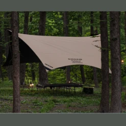 KZM Wild Field Hexa Tarp 14 KZM Wild Field Hexa Tarp -Zipp Camping Shop Lifestyle 2