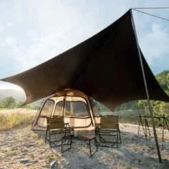 KZM Wild Field Hexa Tarp 15 KZM Wild Field Hexa Tarp -Zipp Camping Shop Lifestyle d492aea1 ee64 4085 bd66 824f93c48fab